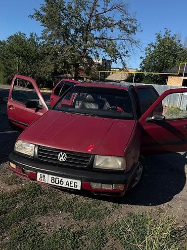 Volkswagen Vento: 1996 г., 1.8 л, Кол менен иштөөчү, Бензин, Седан lalafo.kg да Volkswagen Vento: 1996 г., 1.8 л, Кол менен иштөөчү, Бензин, Седан