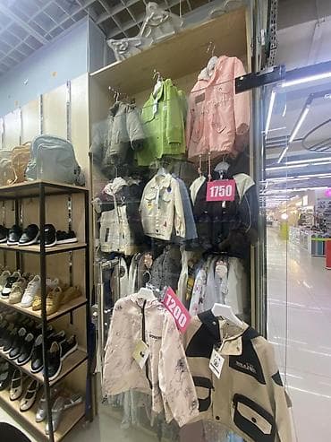 сдаю пол бутика: Бутик, 10 м², ГУМ, Действующий, С оборудованием — 3