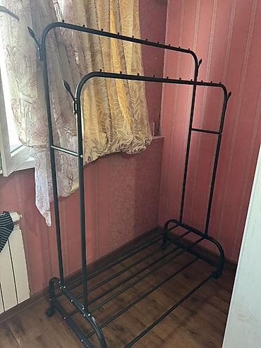 Сейфы: Продаю Двухъярусную напольную вешалку-гардероб на колёсиках. Уже — 1
