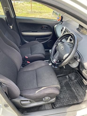 platz vitz: Toyota Ist: 2003 г., 1.3 л, Автомат, Бензин, Хэтчбэк — 4