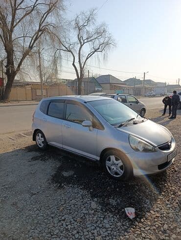 полик нексия 2: Honda Fit: 2003 г., 1.3 л, Вариатор, Бензиновая, Хэтчбэк — 2