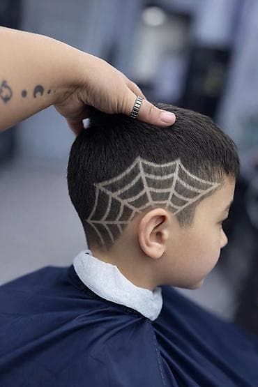 баный кател: Барбершоп 30 м², 2 комнаты, С ремонтом, С оборудованием, Многоэтажное жилое здание, Отдельный санузел — 1