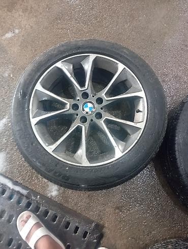 5: Комплект оригинальных колес BMW: литые диски со шинами - Количество — 4