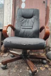 стоматологическое кресло бу: Офисное кресло, Б/у, С колесиками, цвет - Черный, Экокожа, Самовывоз — 2