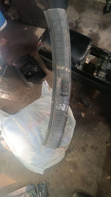 где купить акулу из икеи: Задний кожух замка багажника — 1