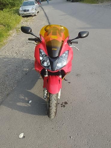 мотоцил: Спортбайк Honda, 800 куб. см, Бензин, Взрослый — 5