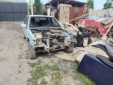 v class: Mercedes-Benz 190: 1986 г., 2 л, Механика, Бензин, Седан — 7