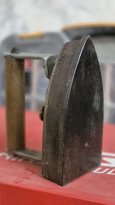 steam iron: Утюг Простой — 1