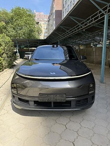 лупарик капот: Lixiang L9: 2022 г., 1.5 л, Автомат, Гибрид, Кроссовер — 1