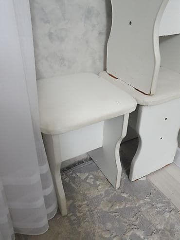 small table: Складной обеденный стол-книжка + табурет. - Цвет: белый. - — 3