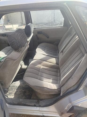 bid e2: Volkswagen Passat: 1989 г., 1.8 л, Механика, Бензин, Седан — 5