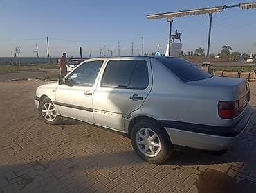 gen kg: Volkswagen Vento: 1993 г., 1.8 л, Ручные, Бензин, Седан — 6
