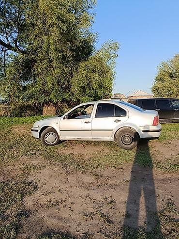 Volkswagen: Volkswagen Bora: 1999 г., 1.6 л, Механика, Бензин, Седан — 2