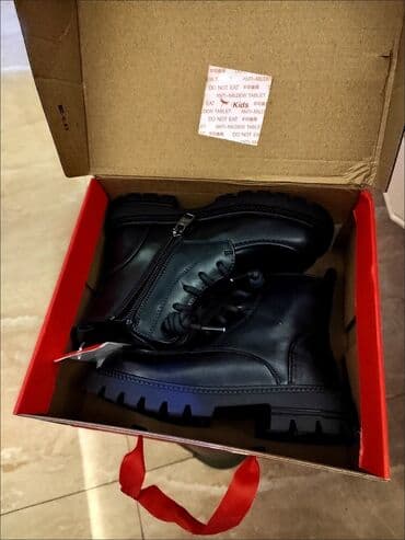 детская ортопедическая обувь: Ботинки для девочек качество отличное легкие размер 35 — 11