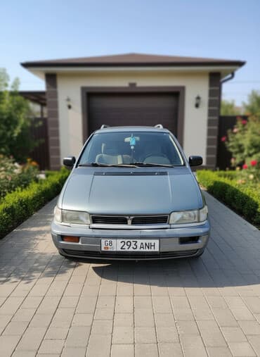 продаю связи с переездом: Mitsubishi Space Wagon: 1993 г., 2 л, Механика, Минивэн — 1