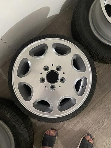 рещетка радиатора: Литые Диски R 15 Mercedes-Benz, Комплект, отверстий - 4, Б/у — 4
