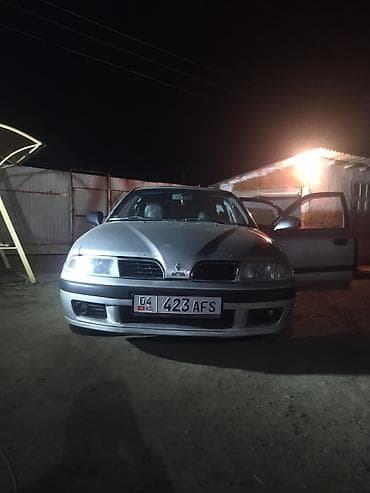 Mitsubishi Carisma: 2001 г., 1.6 л, Механика, Бензин, Седан
