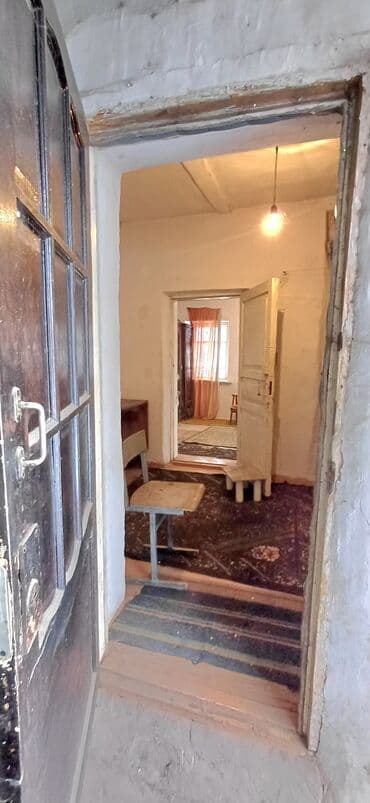 Үйлөрдү сатуу: Үйдүн жарымы, 30 м², 1 бөлмө, Кыймылсыз мүлк агенттиги — 5