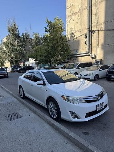 Toyota Camry: 2013 г., Гибрид — 7
