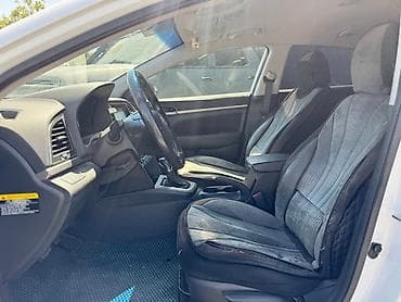 Продажа авто: Hyundai Elantra: 2018 г., 0.4 л, Автомат, Бензин — 3