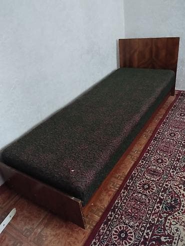bunk bed: Односпальная кровать с деревянным каркасом. - Классическая — 1