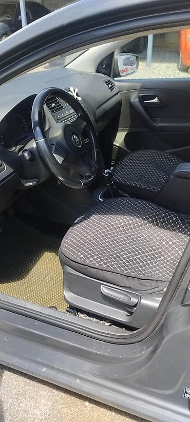 спринтер двух скат: Volkswagen Polo: 2011 г., 1.6 л, Бензин, Седан — 5