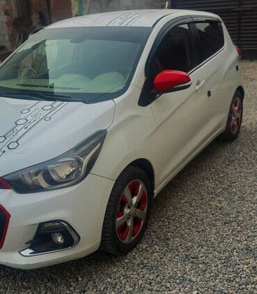 купить шевроле в бишкеке: Chevrolet Spark: 2016 г., 0.1 л, Автомат, Бензиновая — 3
