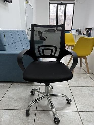 продам кресло офисное: Офисное кресло, С колесиками, цвет - Черный — 2