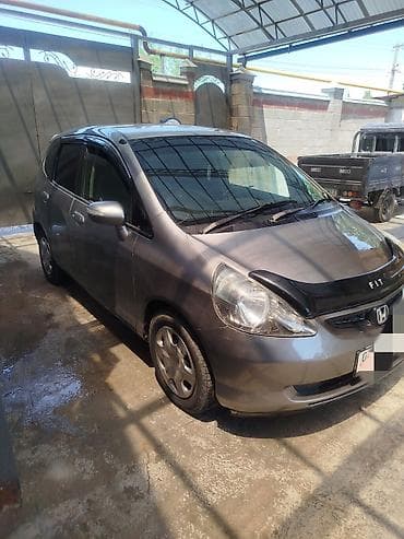 Транспорт: Honda Fit: 2004 г., 1.3 л, Автомат, Бензин, Хэтчбэк — 2