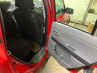 mazda 323 2003: Mazda Demio: 2004 г., 1.3 л, Механика, Бензин, Хэтчбэк — 4