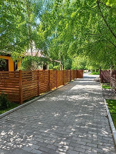 Посуточная аренда: Сдаётся коттедж на Иссык-Куле, недалеко от берега. Вместимость: 6 — 3