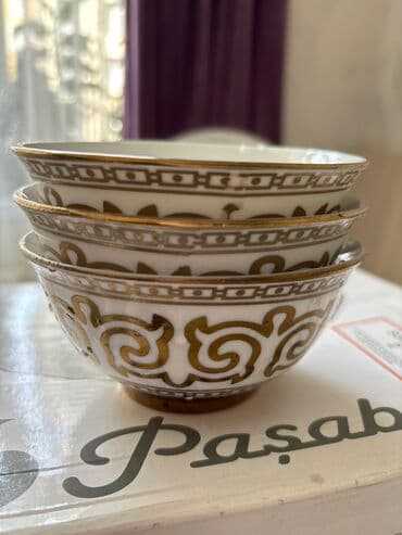 старые посуды: Продаю стеклянную посуду 1 шт блюдце плоское,1 шт ваза для конфет, 1 — 6