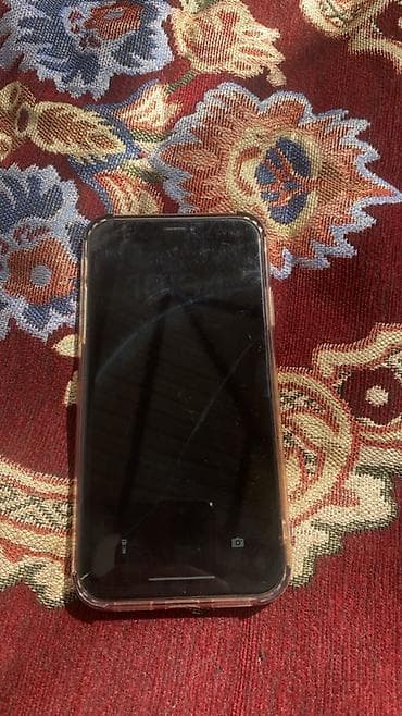 iphon 8 plus: IPhone XR, белый цвет 64 гб акб 75 есть один минус на экране трещина — 1