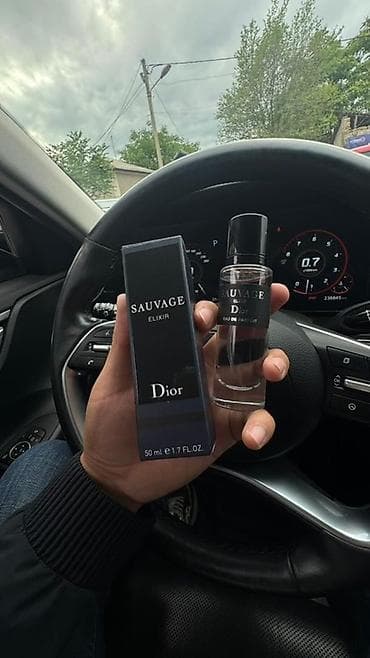 мужской спрей для тела: Парфюмерные ароматы в спреях по 50 мл - Dior Sauvage Elixir — Eau de — 1