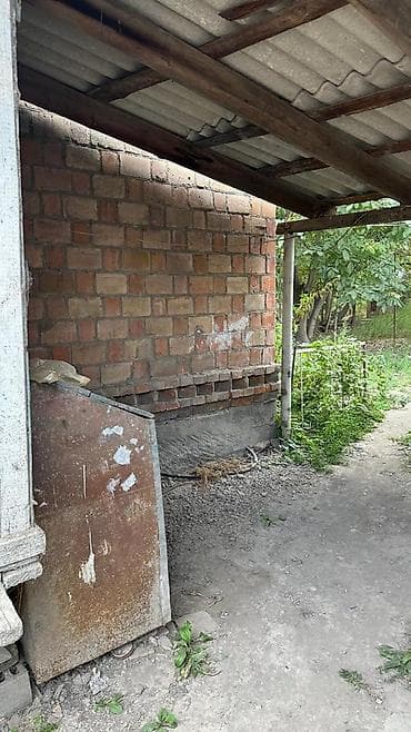 Недвижимость: Продаю дом кирпич три комнаты кухня прихожая баня газ Маевке 4 сотки — 4