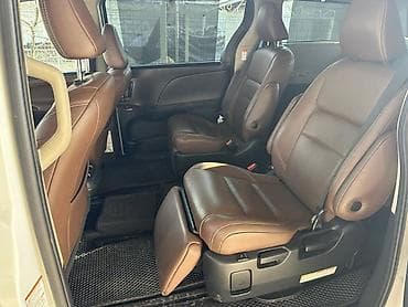 купить авто в караколе: Toyota Sienna: 2020 г., Минивэн — 1