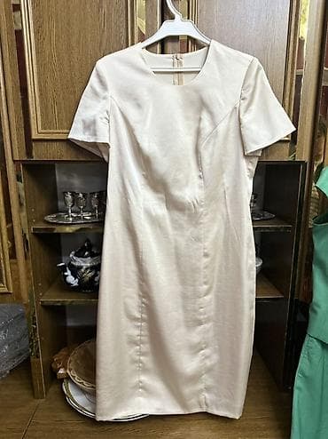 шелк: Продаю платья для дам на 46 размер цена 2000. Юбки по 1000 сом — 4