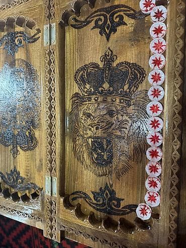 Нарды: Нарды/шахматы 2-в-1, резные, ручная работа. - Материал: массив дерева — 2