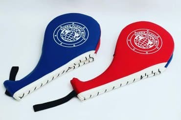 добок для тхэквондо бишкек: Лапы-ракетки, двойные (хлопушки), из плотной синтетической кожи — 1