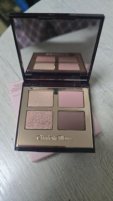 касметичка: Набор косметики Charlotte Tilbury Состав: - Charlotte’s Magic — 3