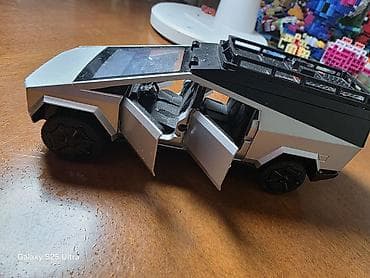 серебрянная: Продам авто Модель Tesla Cybertruck с Cyberquad, бу, в хорошем — 1