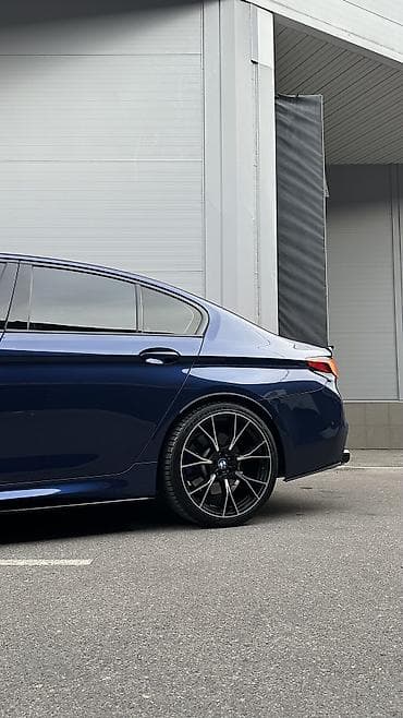 Транспорт: BMW 5 series: 2018 г., 4.4 л, Автомат, Бензин, Седан — 3