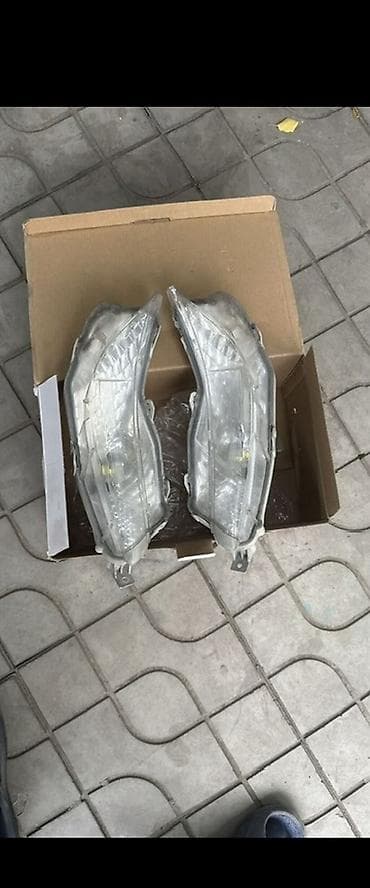 Комплект передних фар Toyota 2016 г., Б/у, Аналог, США