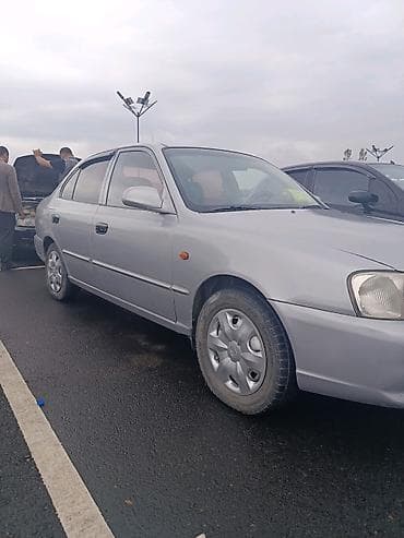 Hyundai Accent: 2003 г., 1.6 л, Механика, Бензин, Седан