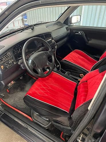 Продажа авто: Volkswagen Vento: 1993 г., 1.8 л, Механика, Газ, Седан — 5