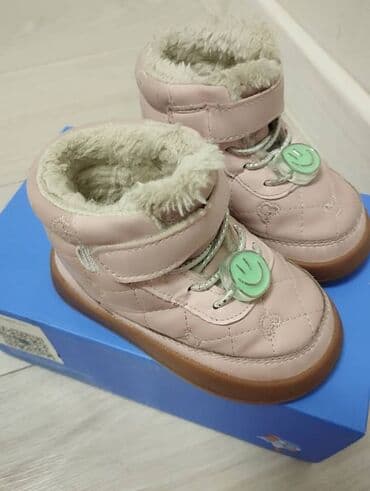 Детские зимние ботиночки/сапожки для девочки. Характеристики: - Цвет