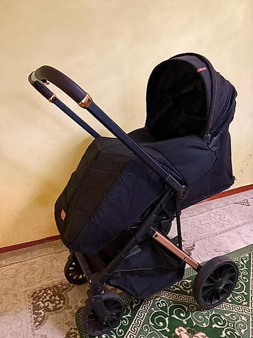 Прогулочная коляска (чёрная) - Универсальная коляска для города и