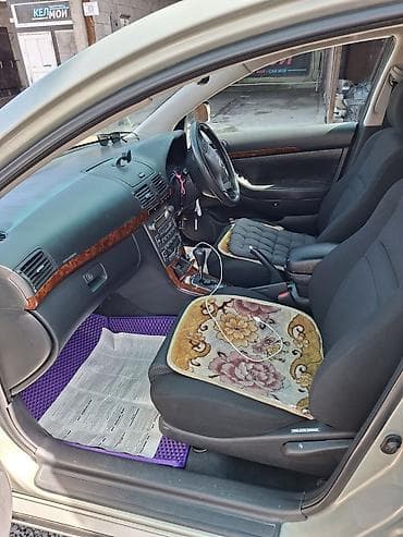 авто стенд: Toyota Avensis: 2004 г., 2 л, Автомат, Седан — 8