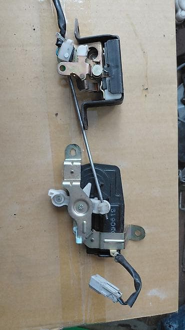 key maker: Замок багажника Honda 2003 г., Б/у, Оригинал, Япония — 2