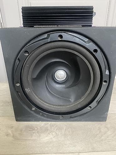 Автозвук: сабвуфер Kenwood в корпусе + 2‑канальный усилитель Coolman